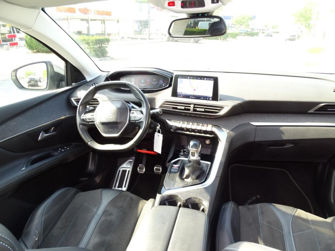 Peugeot 3008 1.2 PT CROSSWAY-Navi-Media-Blth-Pdc-Cam-Pdc-Led