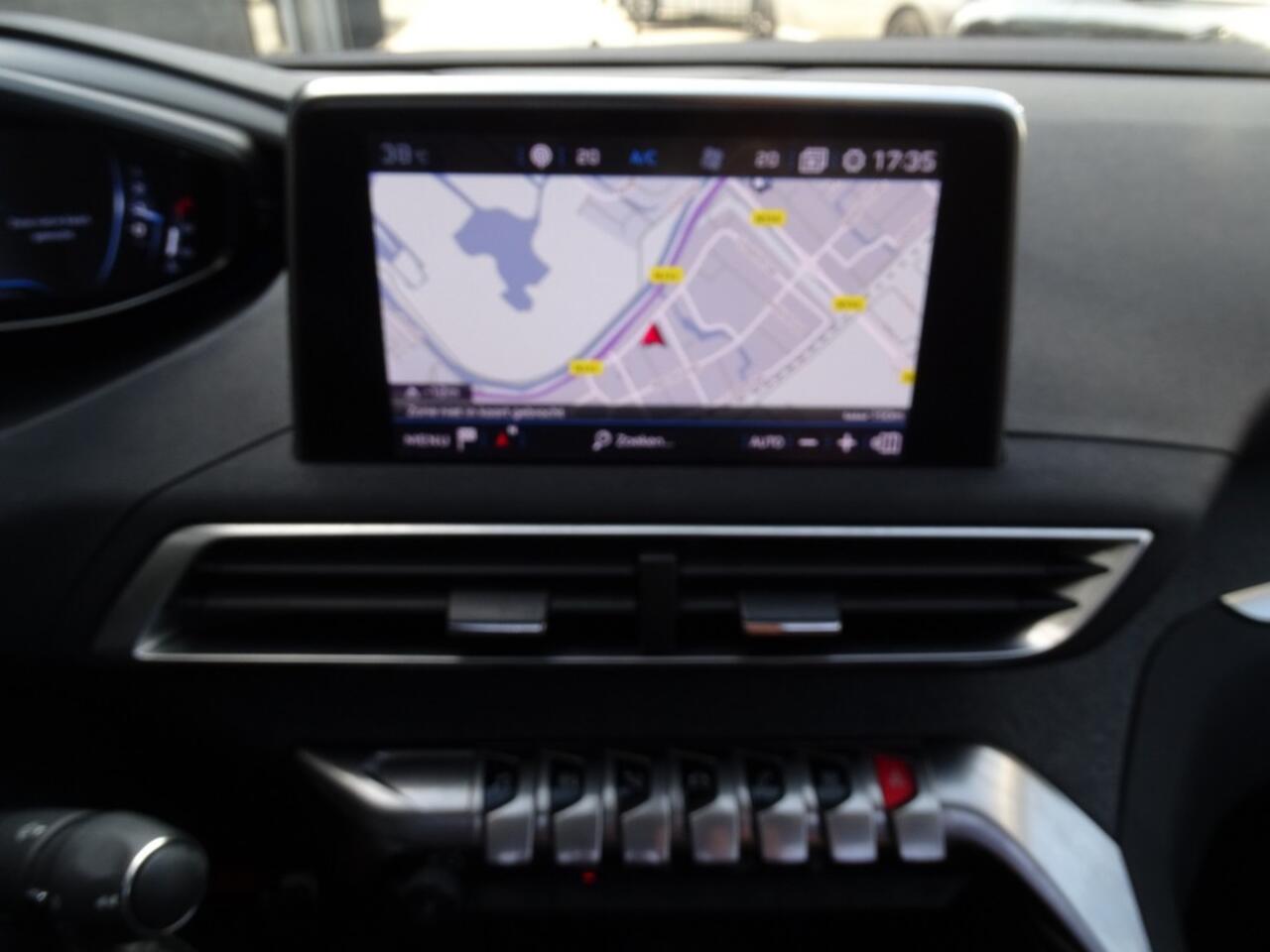 Peugeot 3008 1.2 PT CROSSWAY-Navi-Media-Blth-Pdc-Cam-Pdc-Led