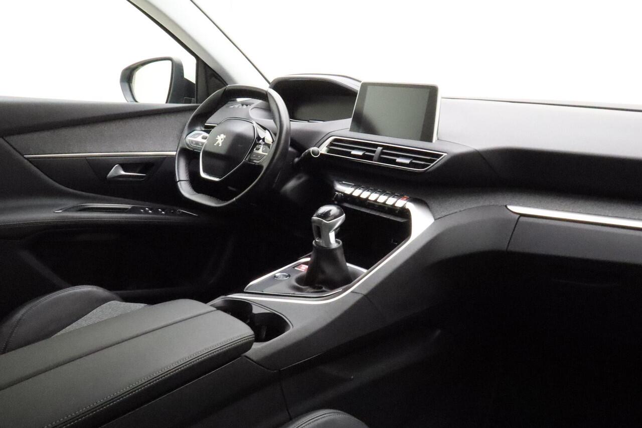 Peugeot 3008 1.2 PureTech Crossway 130 PK | Navigatie | Camera | Climate contro| Keyless | Lichtmetalen velgen | Extra getint glas | Cruise control