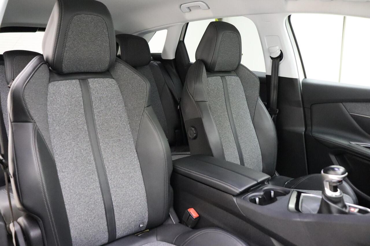 Peugeot 3008 1.2 PureTech Blue Lease Premium 130 PK | Handgeschakeld | Handsfree Achterklep | Draadloze telefoonlader | Climate Control | Start/stop | Navigatie | Cruise Control