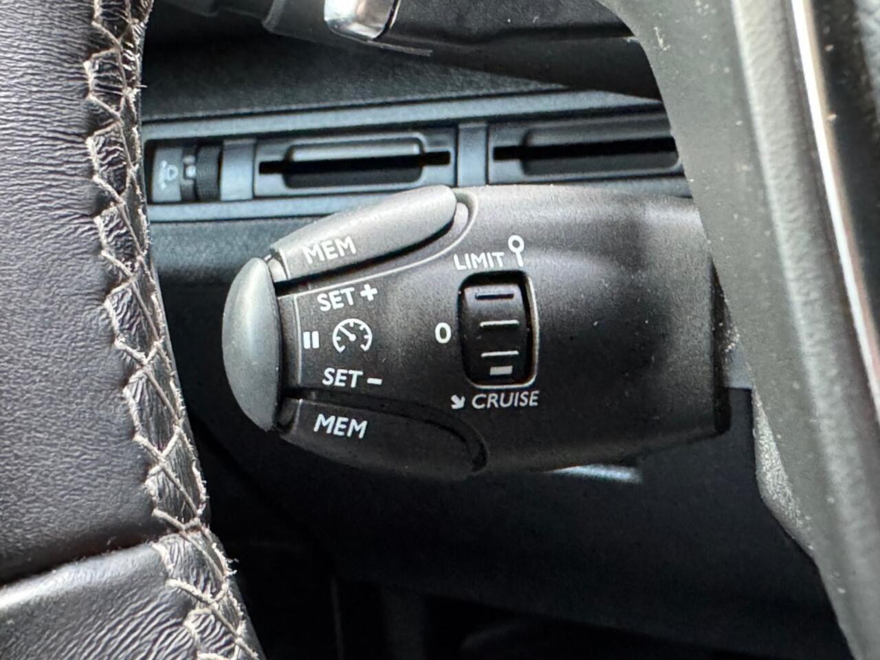 Peugeot 3008 1.2 PURETECH ALLURE AUT. 130PK LED NAVI CARPLAY AIRCO