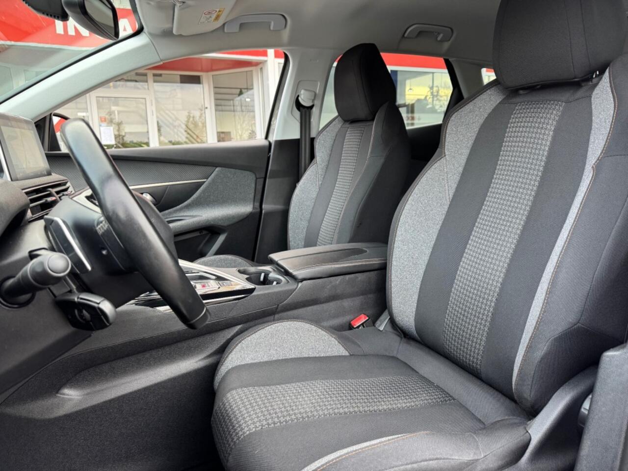 Peugeot 3008 1.2 PURETECH ALLURE AUT. 130PK LED NAVI CARPLAY AIRCO