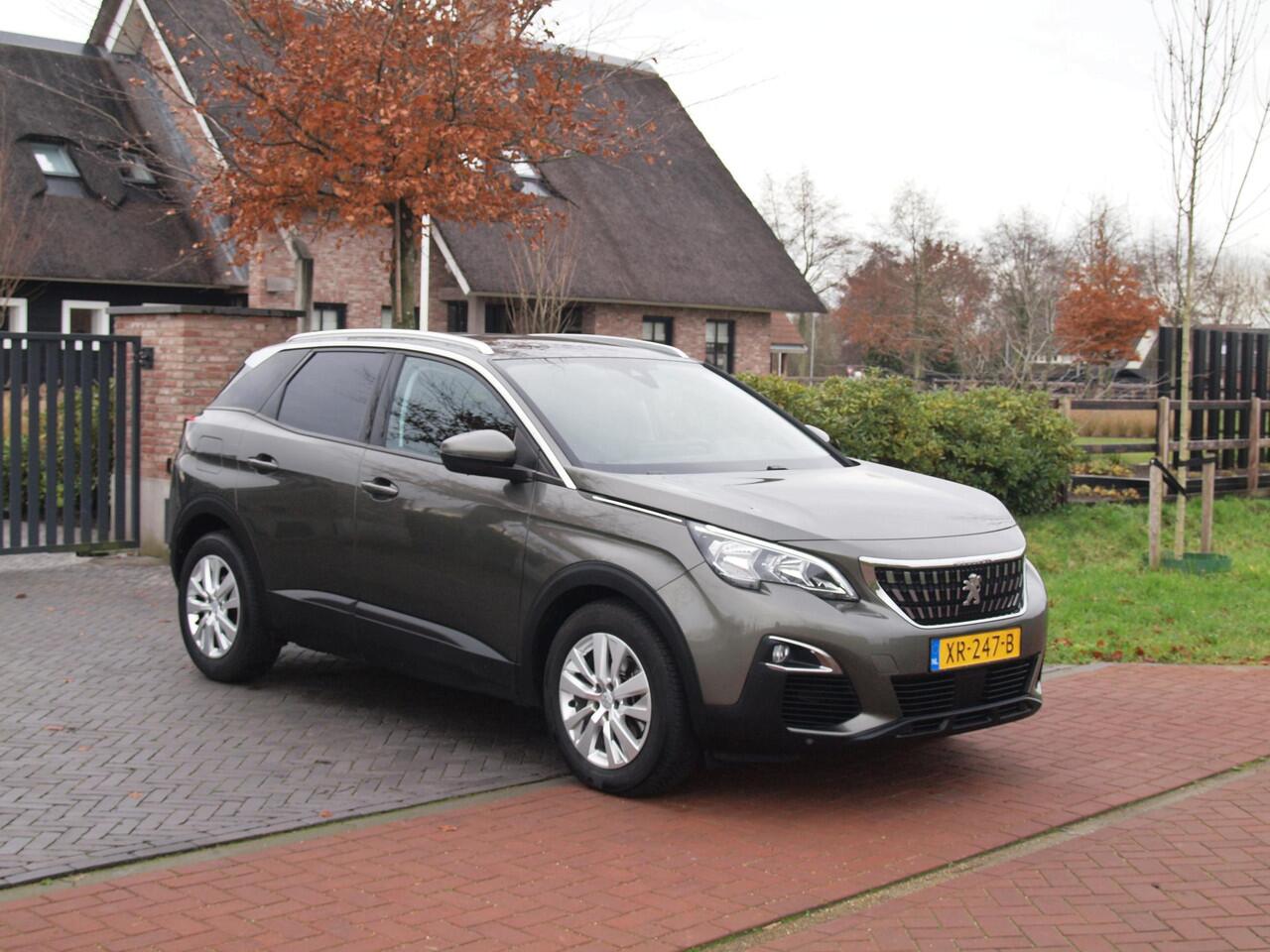 Peugeot 3008 1.2 PureTech Active | Apple Carplay | Camera | Cruise Control | Trekhaak | Automaat | NL-Auto |