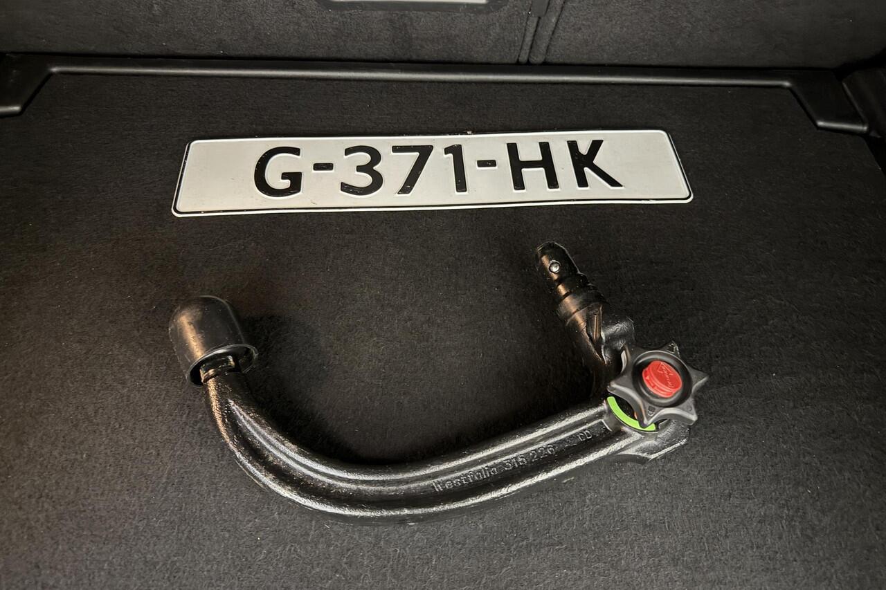 Peugeot 3008 1.2 PureTech Blue Lease Executive 130 PK | Handgeschakeld | Trekhaak | Mirror Screen | Andriod Auto | Cruise Control | Parkeersensor | 1e eigenaar