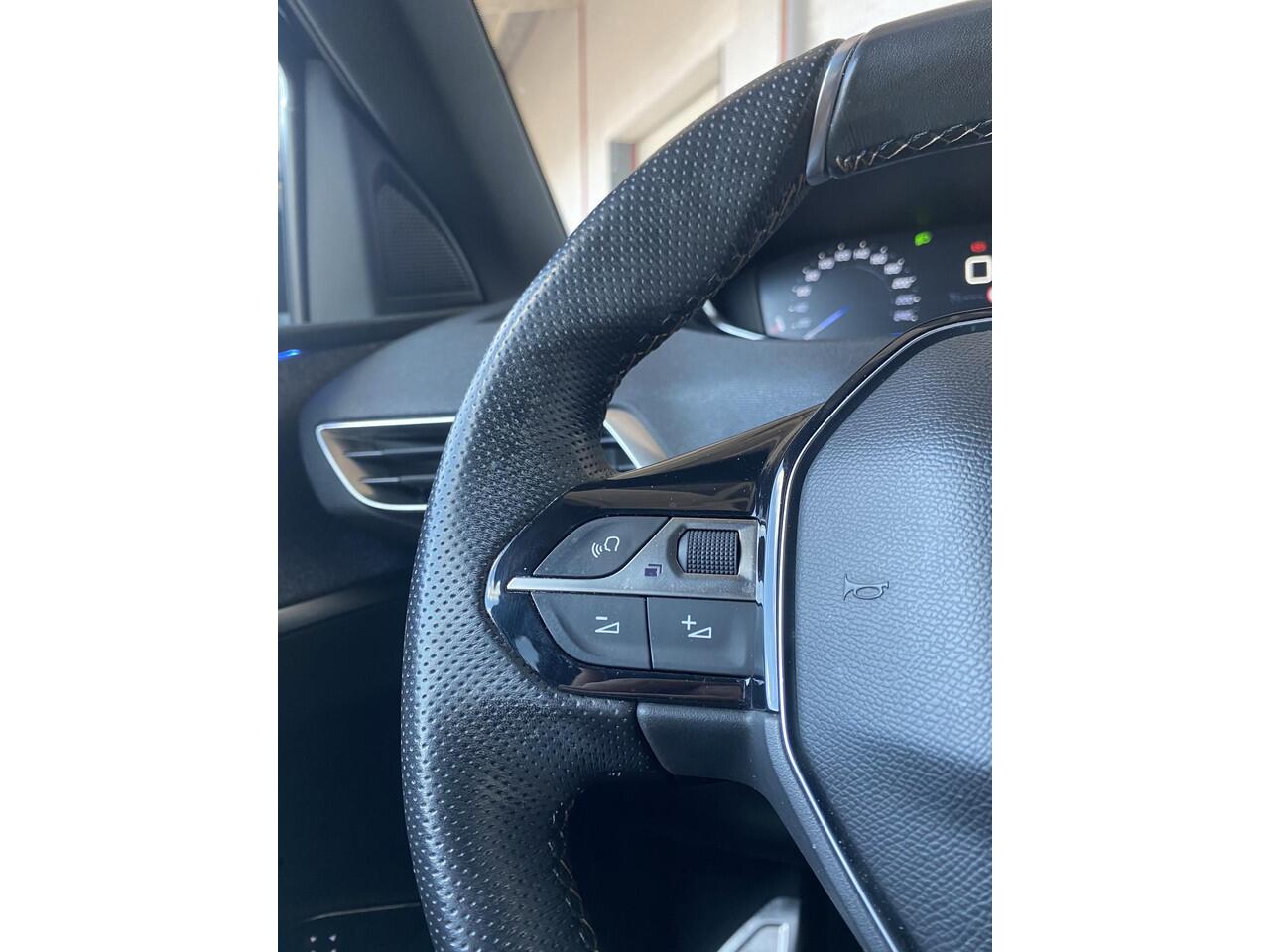 Peugeot 3008 1.2 GT Line |Dealer Onderhouden!|Gt-Line!|CarPlay!|