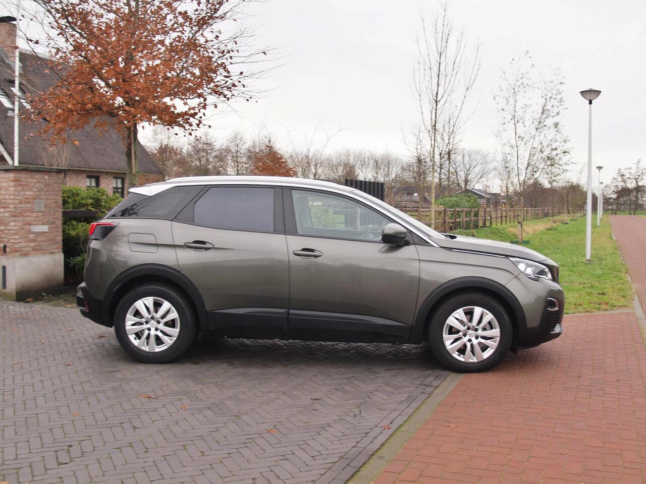 Peugeot 3008 1.2 PureTech Active | Apple Carplay | Camera | Cruise Control | Trekhaak | Automaat | NL-Auto |