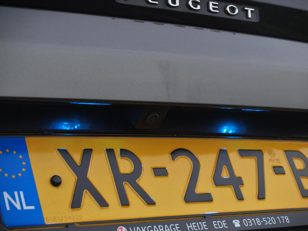 Peugeot 3008 1.2 PureTech Active | Apple Carplay | Camera | Cruise Control | Trekhaak | Automaat | NL-Auto |