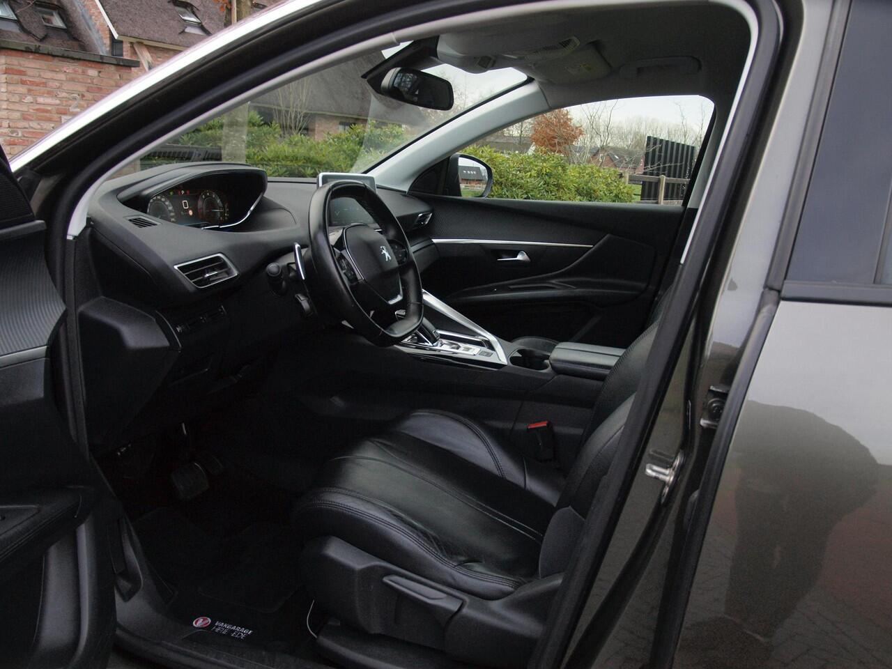 Peugeot 3008 1.2 PureTech Active | Apple Carplay | Camera | Cruise Control | Trekhaak | Automaat | NL-Auto |