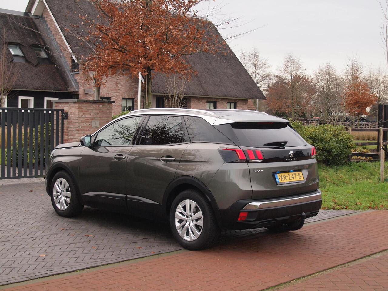 Peugeot 3008 1.2 PureTech Active | Apple Carplay | Camera | Cruise Control | Trekhaak | Automaat | NL-Auto |
