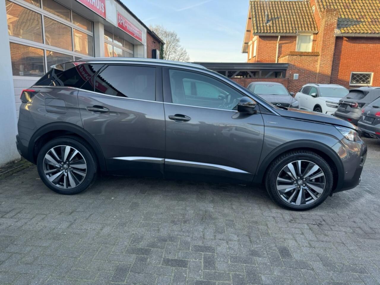 Peugeot 3008 1.2 130PK GT-Line Automaat Led Camera Pano Cruise Navi Keyless
