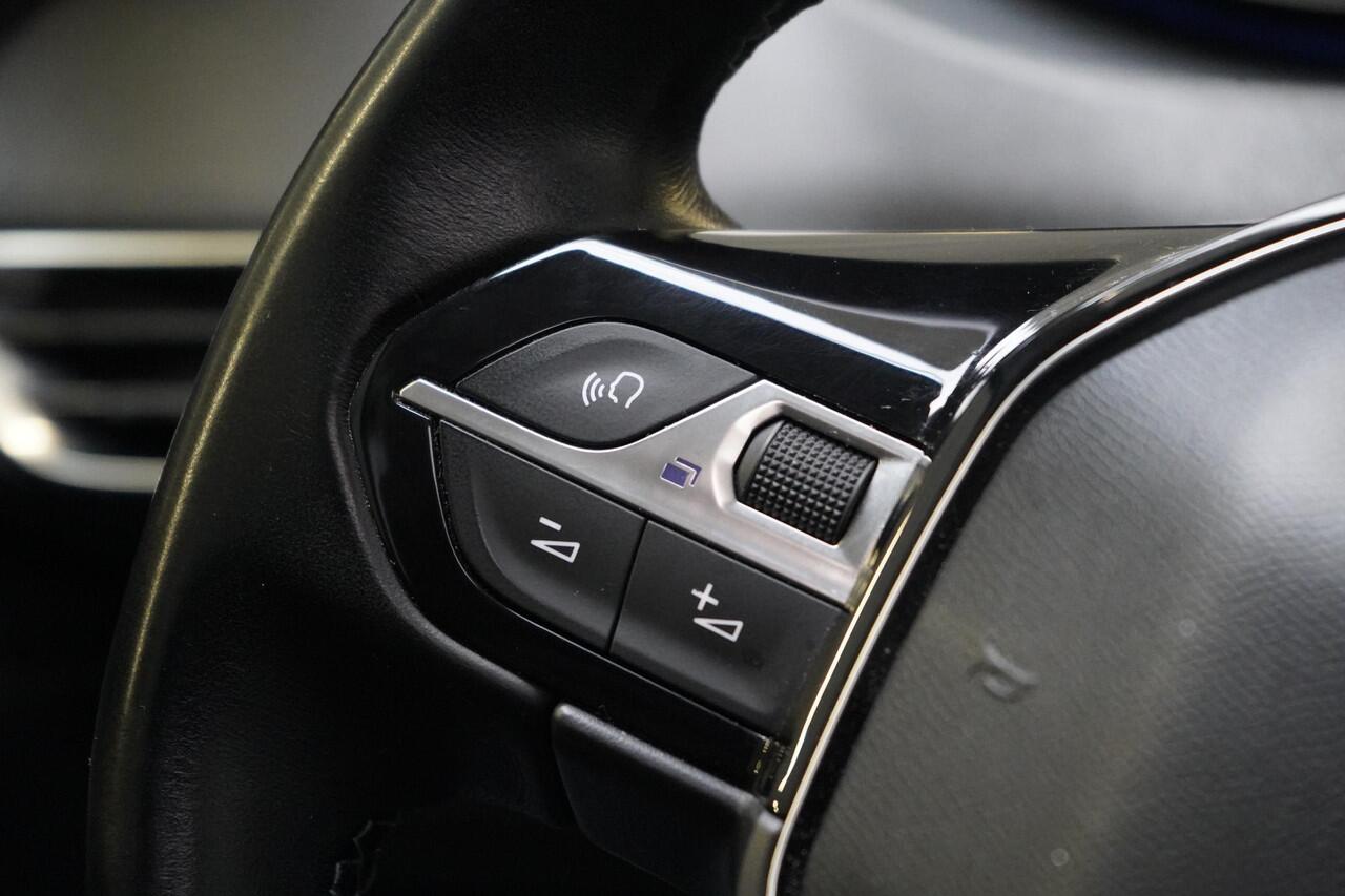 Peugeot 3008 1.2 PureTech Crossway | Panoramadak | Trekhaak | Navigatie | Camera | All-seasonbanden
