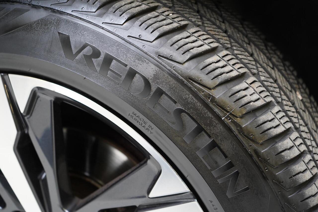 Peugeot 3008 1.2 PureTech Crossway | Panoramadak | Trekhaak | Navigatie | Camera | All-seasonbanden