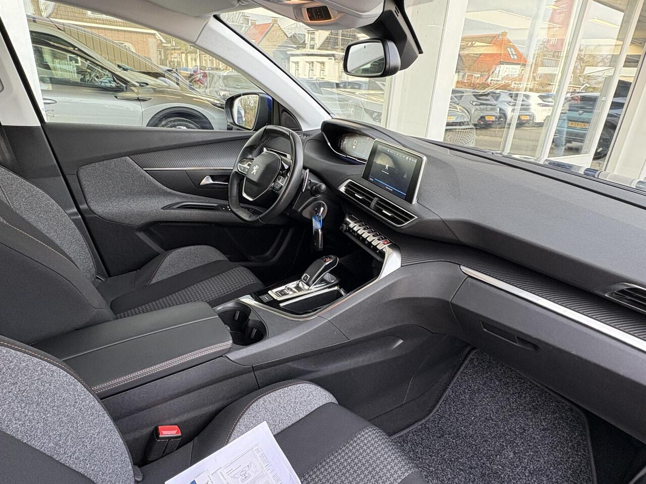 Peugeot 3008 1.2T Automaat Active | Achteruitrijcamera | Navi | Stoelverwarming | Trekhaak | Dealeronderhouden | Weinig kilometers | Digitale cockpit | Zeer nette staat!