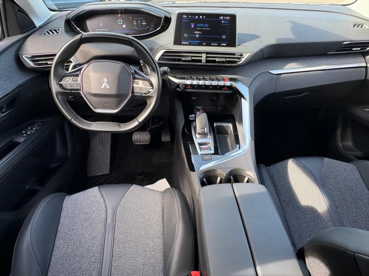 Peugeot 3008 1.2 PURETECH ALLURE AUT. 130PK LED NAVI CARPLAY AIRCO