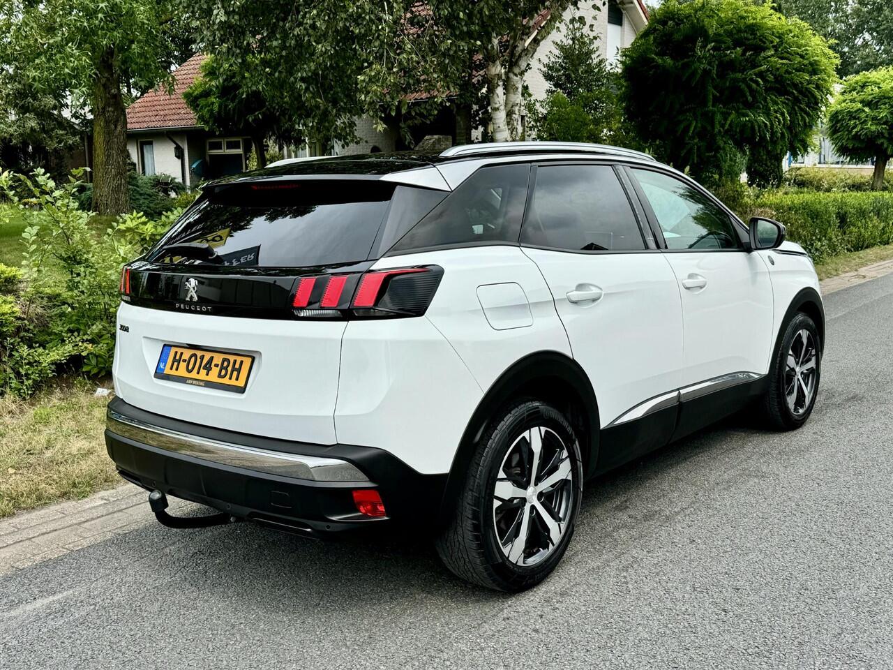 Peugeot 3008 1.2 PureTech Crossway 130PK LederoTrekhaakoCAMERA