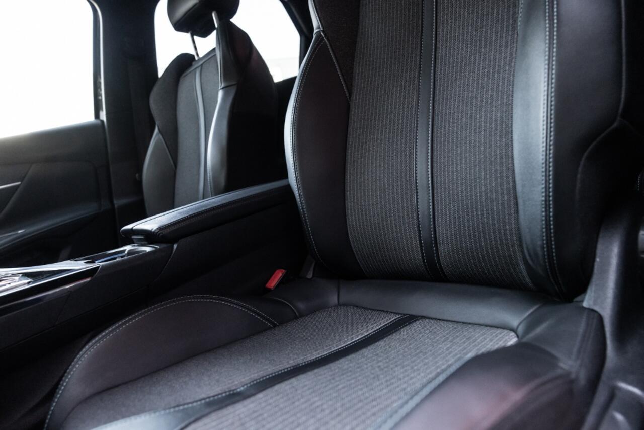 Peugeot 3008 3008 Hybrid 225 Allure | 360 Cam | Carplay | Keyless | Half Leer