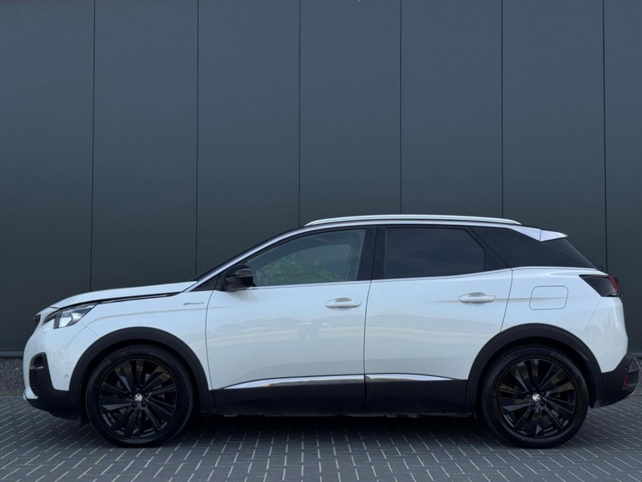 Peugeot 3008 1.6 HYbrid4 300 GT FULL PANO NAVI CLIMATE CAMERA SPORTVELGEN