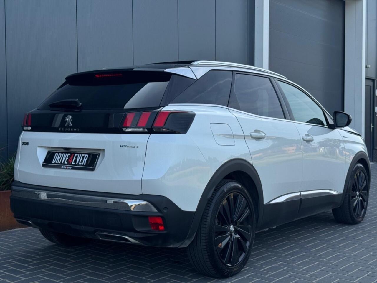 Peugeot 3008 1.6 HYbrid4 300 GT FULL PANO NAVI CLIMATE CAMERA SPORTVELGEN