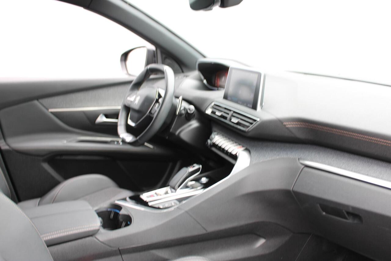 Peugeot 3008 1.6 HYbrid 225 GT Navigatie / Camera