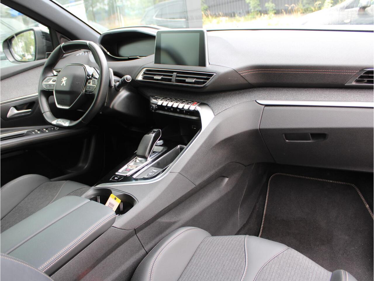 Peugeot 3008 1.6 HYbrid4 300 GT Avantage | Navi / Climate / Cruise