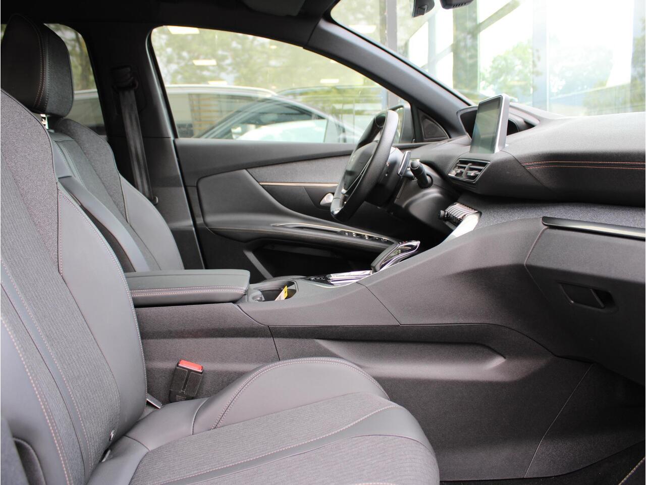 Peugeot 3008 1.6 HYbrid4 300 GT Avantage | Navi / Climate / Cruise