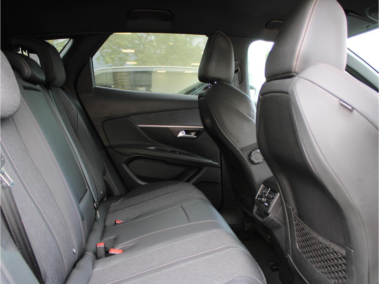 Peugeot 3008 1.6 HYbrid4 300 GT Avantage | Navi / Climate / Cruise