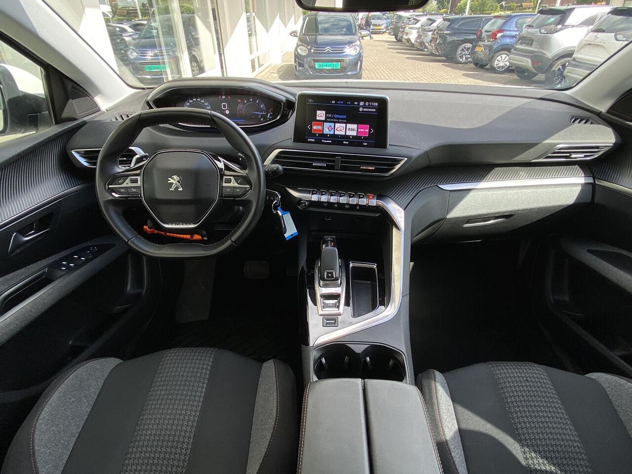 Peugeot 3008 1.2T Automaat Blue Lease Executive | Adaptieve Cruise Control | Achteruitrijcamera | Navigatie | Apple Carplay | Climate Control | PDC voor & achter