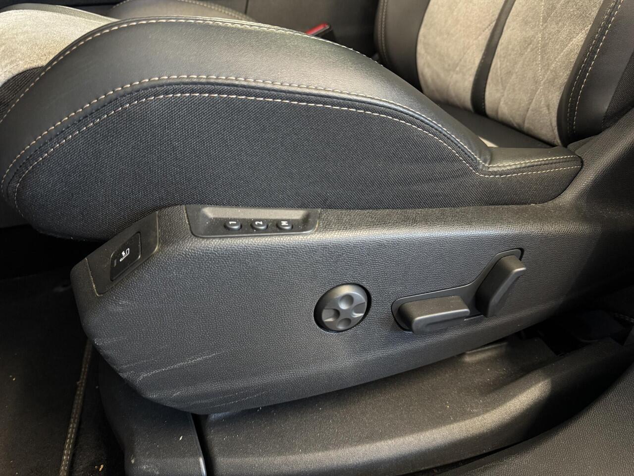 Peugeot 3008 1.6 HYbrid4 300 GT | Cruise | Automaat | Pano | Carplay | Stoel verwarming | Afneembare Trekhaak | ( Vesteging - Nieuwegein )