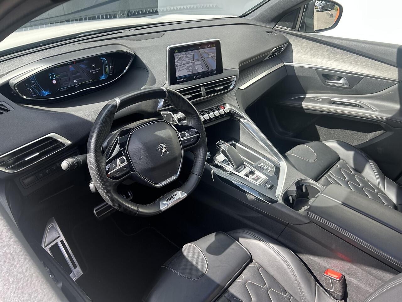 Peugeot 3008 1.6 HYbrid4 | NIEUWE ACCU | 4x4 300pk GT | Nappaleder | Panoramadak | El.kofferklep | Zeer compleet | Incl. 12 mnd garantie