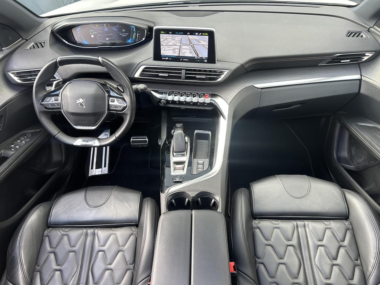 Peugeot 3008 1.6 HYbrid4 | NIEUWE ACCU | 4x4 300pk GT | Nappaleder | Panoramadak | El.kofferklep | Zeer compleet | Incl. 12 mnd garantie