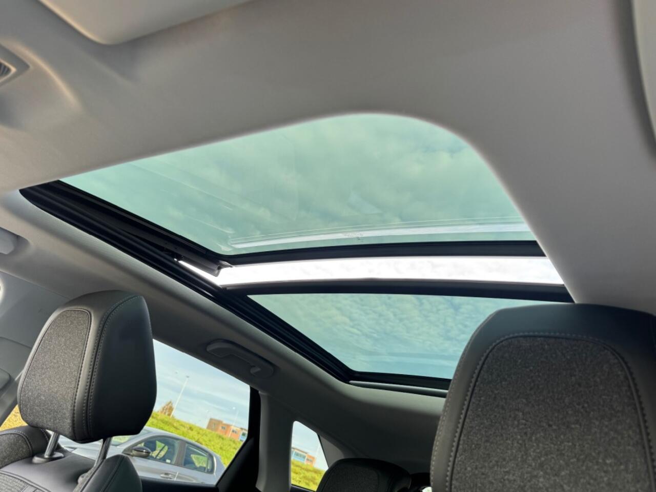 Peugeot 3008 1.2 PURETECH AUT ALLURE. 130PK PANO LED NAVI CAMERA CARPLAY AIRCO