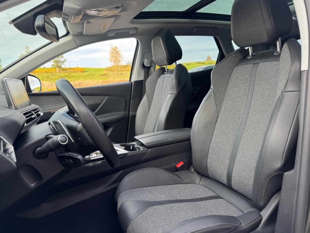 Peugeot 3008 1.2 PURETECH AUT ALLURE. 130PK PANO LED NAVI CAMERA CARPLAY AIRCO