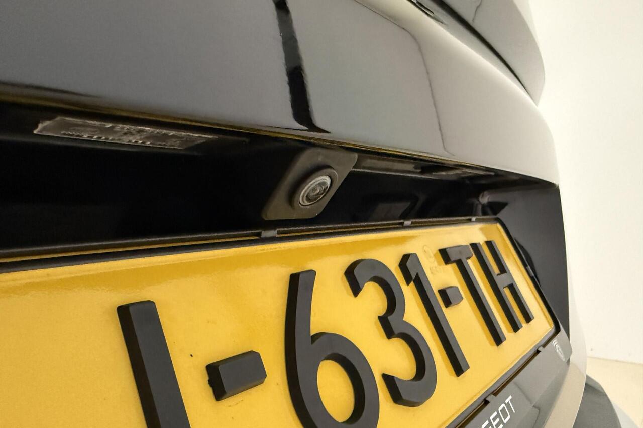 Peugeot 3008 1.2 130pk Allure Trekhaak | Navigatie | elektrische achterklep | 19 inch LM Velgen