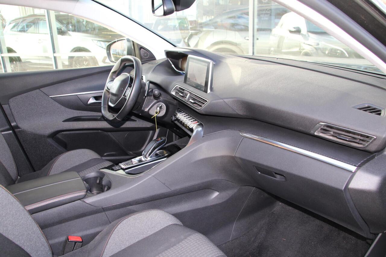 Peugeot 3008 1.2 PureTech 130pk Active Automaat Airco Navi Carplay 57.242km