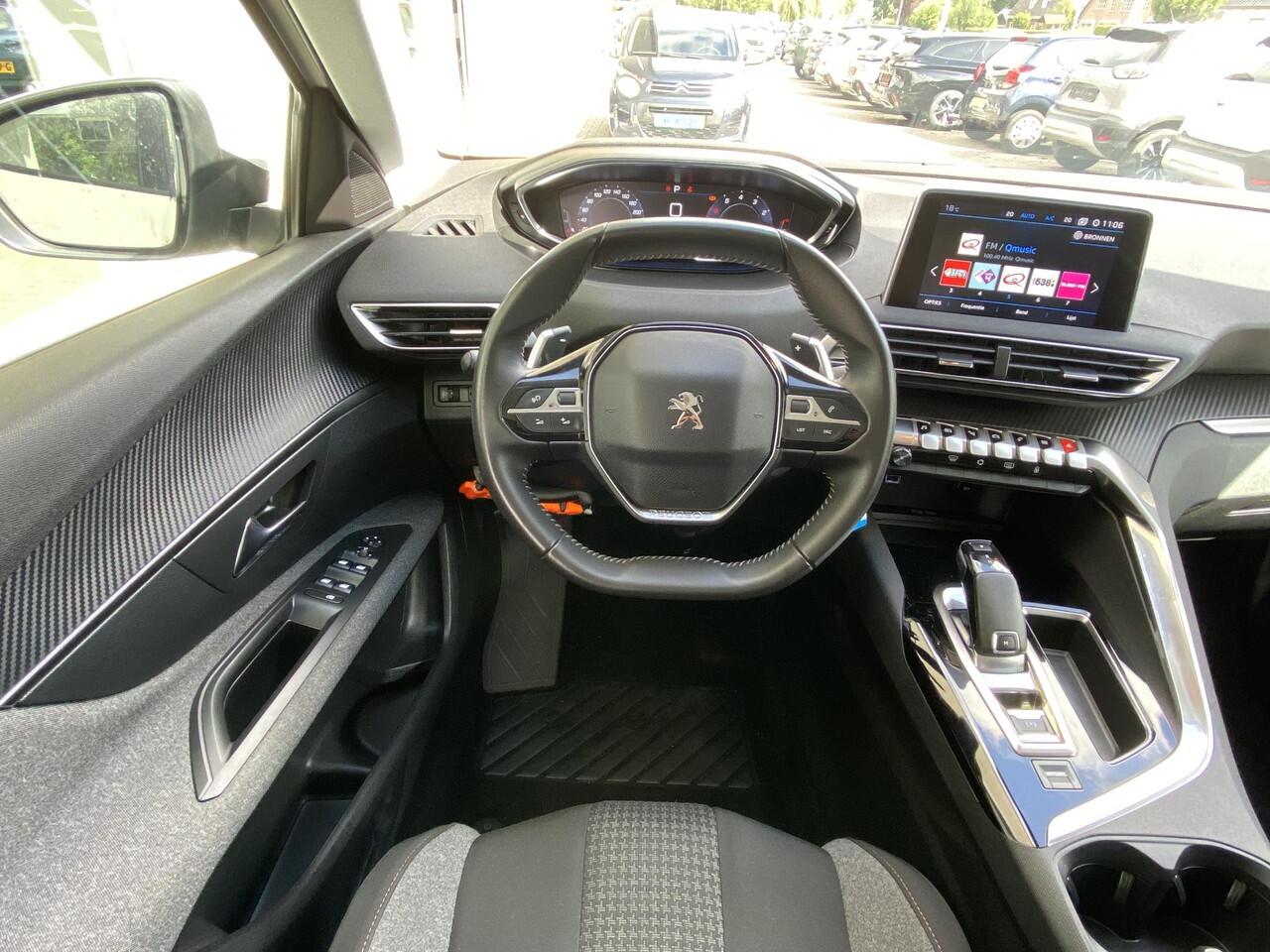 Peugeot 3008 1.2T Automaat Blue Lease Executive | Adaptieve Cruise Control | Achteruitrijcamera | Navigatie | Apple Carplay | Climate Control | PDC voor & achter