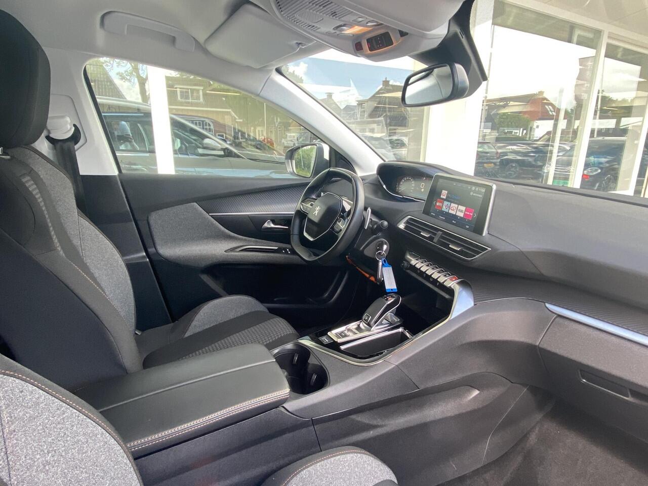 Peugeot 3008 1.2T Automaat Blue Lease Executive | Adaptieve Cruise Control | Achteruitrijcamera | Navigatie | Apple Carplay | Climate Control | PDC voor & achter