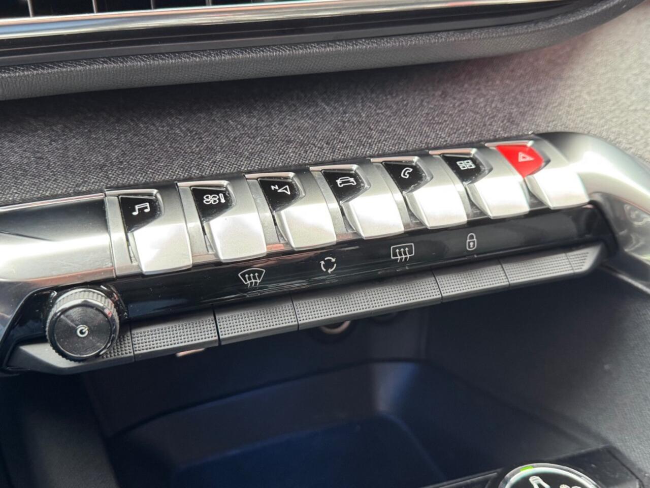 Peugeot 3008 1.2 PURETECH ALLURE AUT. 130PK NAVI CAMERA CARPLAY AIRCO