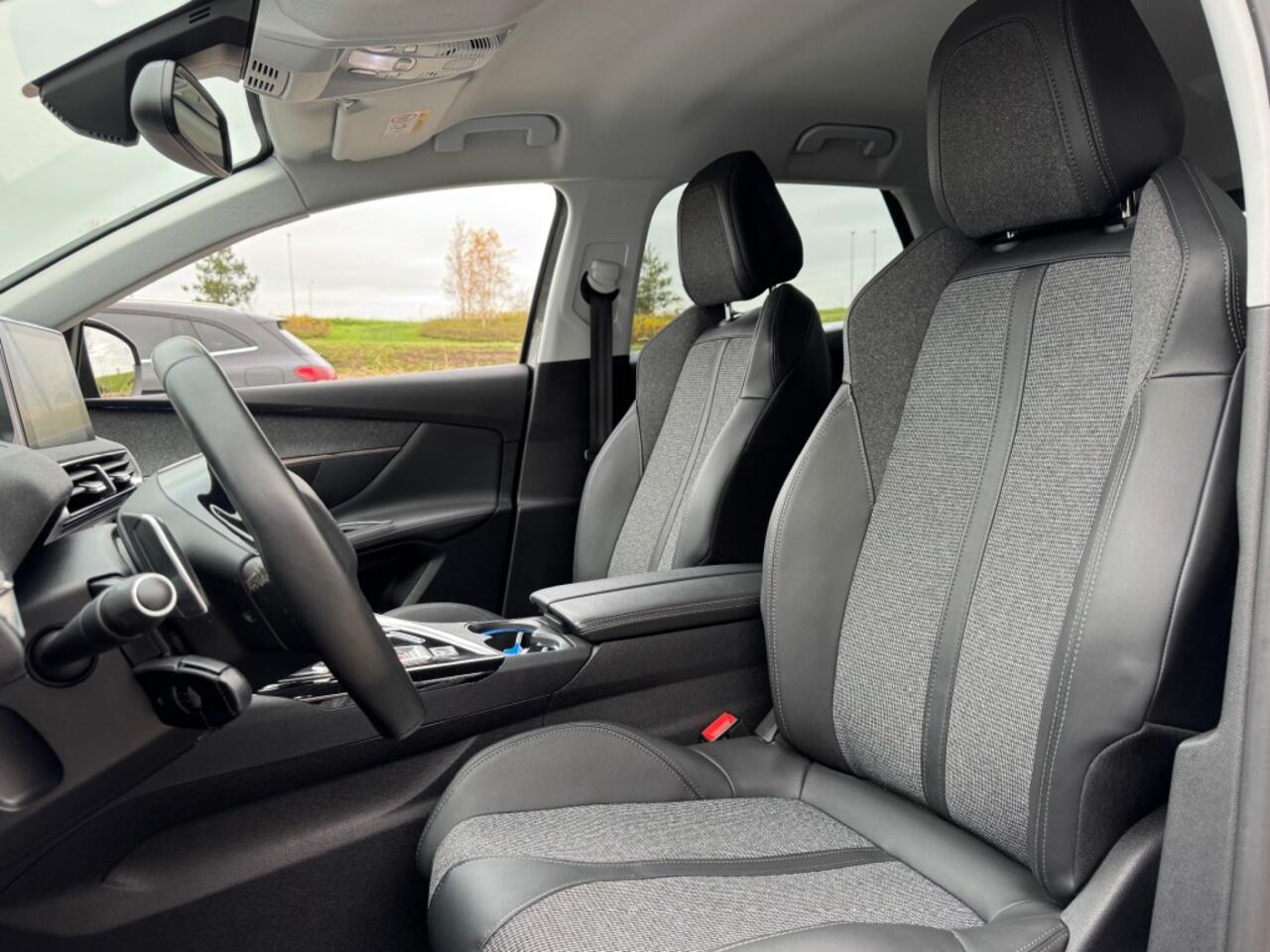 Peugeot 3008 1.2 PURETECH ALLURE AUT. 130PK NAVI CAMERA CARPLAY AIRCO