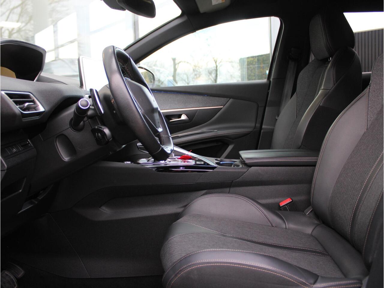 Peugeot 3008 1.2 PureTech GT Line Automaat | Navi / Camera / Climate