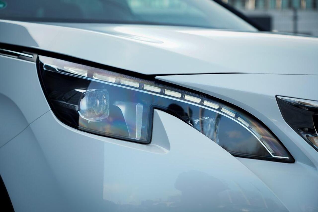 Peugeot 3008 1.6 HYbrid4 300 Première Pack Avantage GT / Pano / Stoelverwarming / Leder / Massage