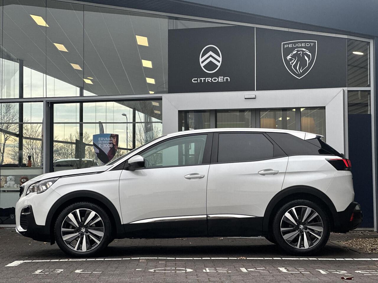 Peugeot 3008 1.2 PureTech Allure Avantage | Trekhaak | Navigatie | Climate Control | Skiluik | DAB | Parkeercamera/-sensoren | Apple Carplay/Android Auto |