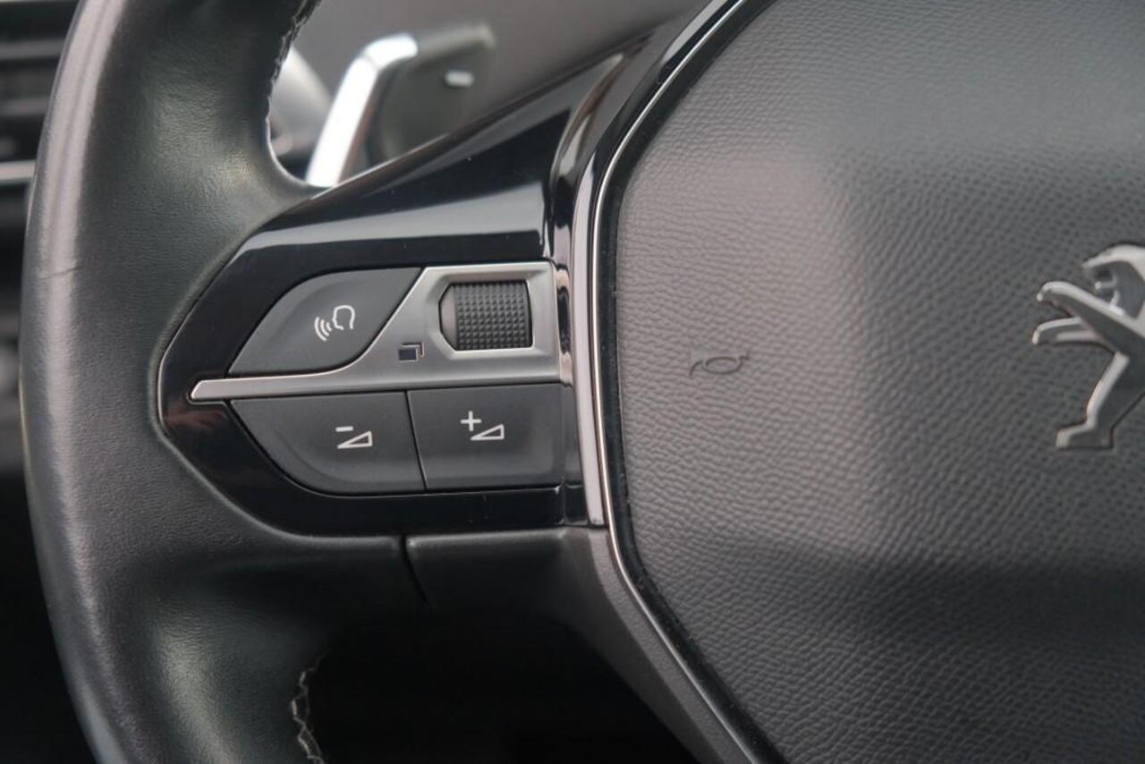 Peugeot 3008 1.2 PureTech 130pk EAT8 Allure | Navi | App Connect | Climate | Cruise | Camera | PDC | Trekhaak