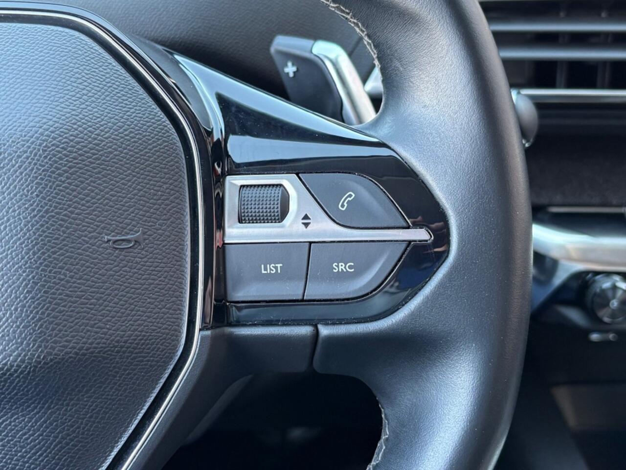 Peugeot 3008 1.2 PURETECH ALLURE AUT. 130PK LED NAVI CAMERA CARPLAY AIRCO