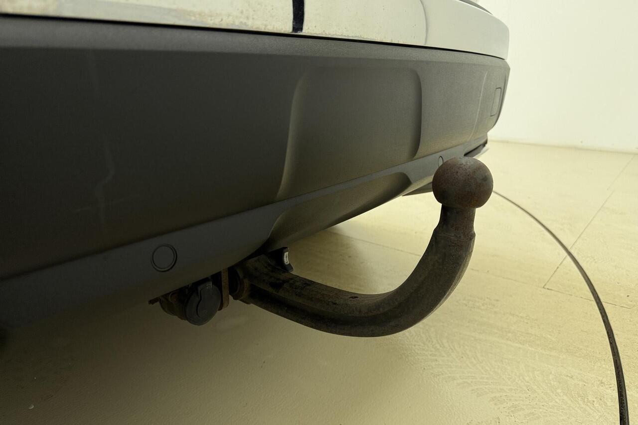 Peugeot 3008 1.6 HYbrid4 300 Première Pack Avantage Design Lederen Stoelen l Elektrisch + Memory + Massage/Verwarmbaar l Schuif-Kanteldak l Camera l PDC l Trekhaak l Apple Carplay/Android Auto l Elektrische kofferbak l Adaptive Cruise l Climate Control l DAB l Draadlo