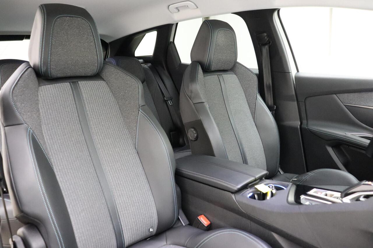 Peugeot 3008 1.6 HYbrid Allure 225 Pk | Navigatie | Cruise Control | Elektronische Achterklep | Stoelverwarming | Camera Achter | Draadloos Telefoonlader