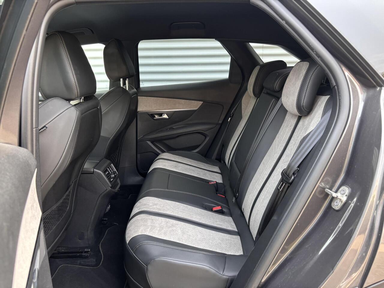 Peugeot 3008 GT Pack Business 1.6 PHEV HYbrid 225pk EAT8 | BLACK PACK | STOELVERW. | HANDSFREE A.KLEP | NAVI | DODEHOEKBEW. | ACHTERUITRIJCAMERA |