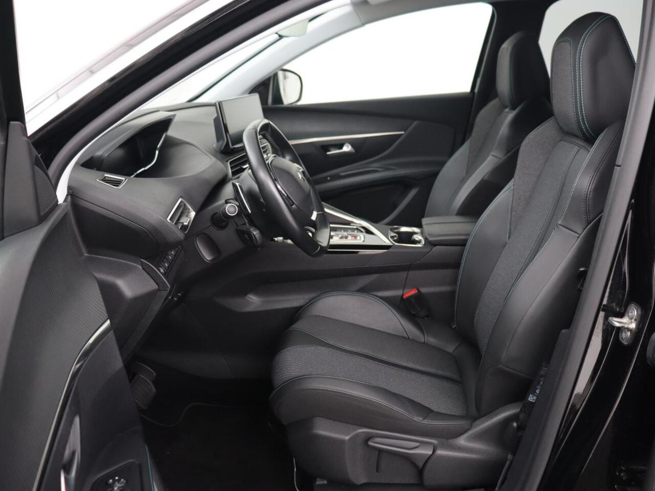 Peugeot 3008 1.6 HYbrid 225 Allure Pack | Carplay | Navigatie | Camera | Cruise Control | LED Koplampen | LMV 18 |