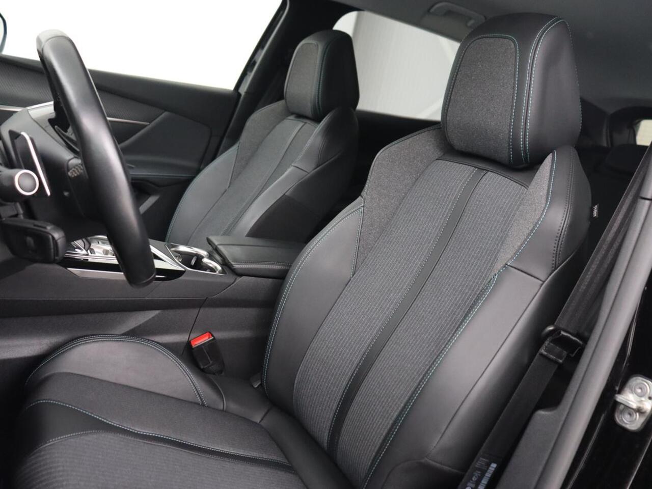 Peugeot 3008 1.6 HYbrid 225 Allure Pack | Carplay | Navigatie | Camera | Cruise Control | LED Koplampen | LMV 18 |