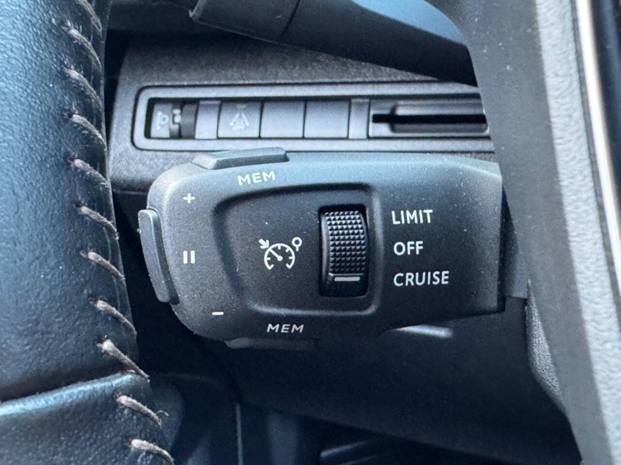 Peugeot 3008 1.2 PURETECH FACELIFT 130PK LED NAVI CAMERA CARPLAY AIRCO