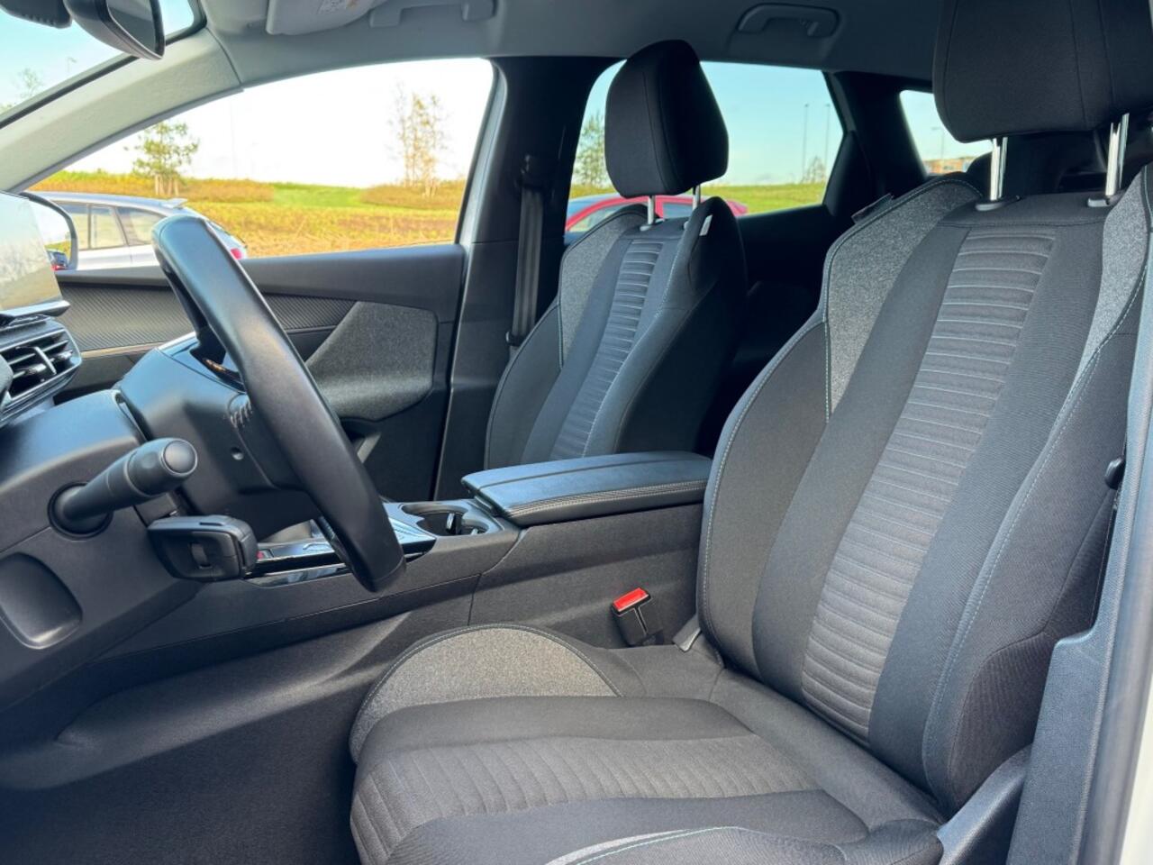 Peugeot 3008 1.2 PURETECH FACELIFT 130PK LED NAVI CAMERA CARPLAY AIRCO